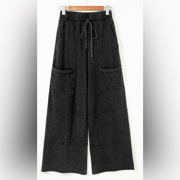 Black Mineral Wash Exposed Seam Wide-Leg Drawstring Pants - Picture 4 of 9